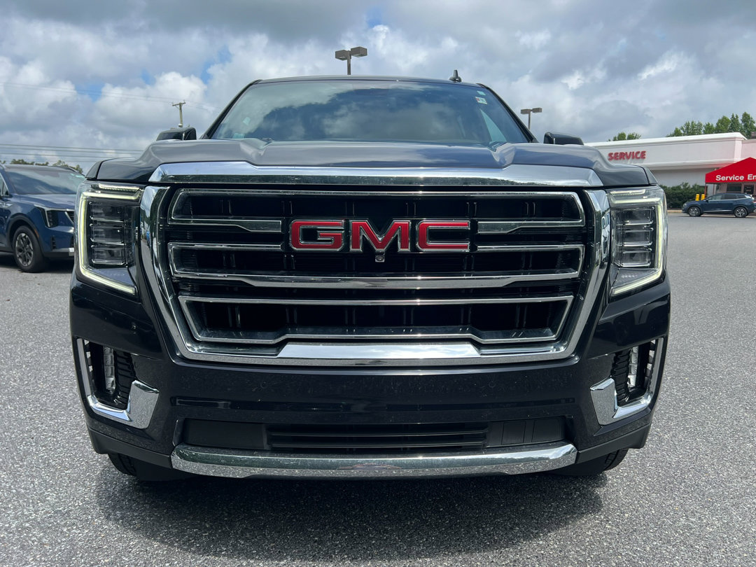 Used 2024 GMC Yukon SLT w/ SLT Luxury Package image 15