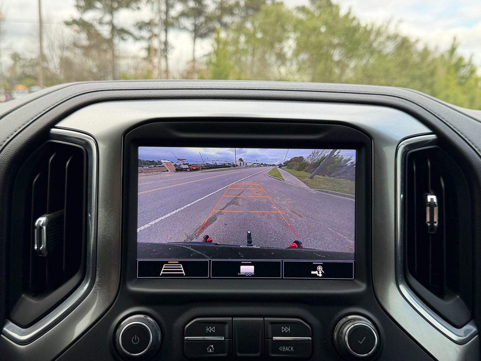Used 2020 Chevrolet Silverado 1500 LT w/ All-Star Edition image 4