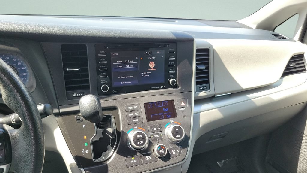 Used 2020 Toyota Sienna LE FWD image 14