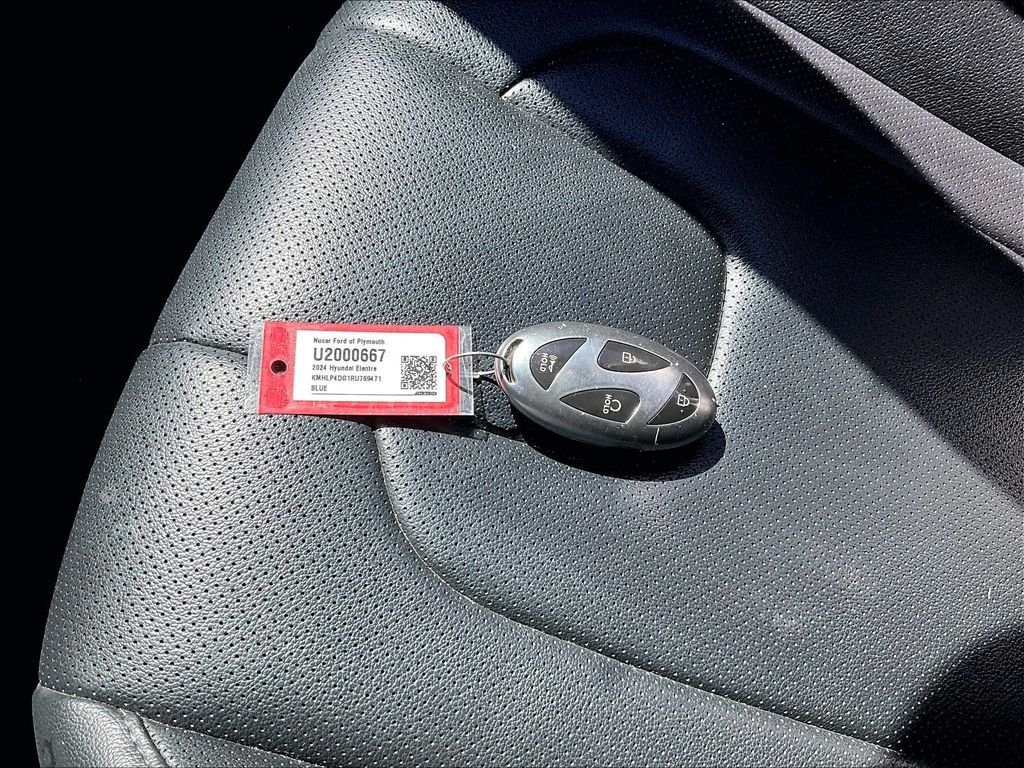 Used 2024 Hyundai Elantra Limited FWD image 30