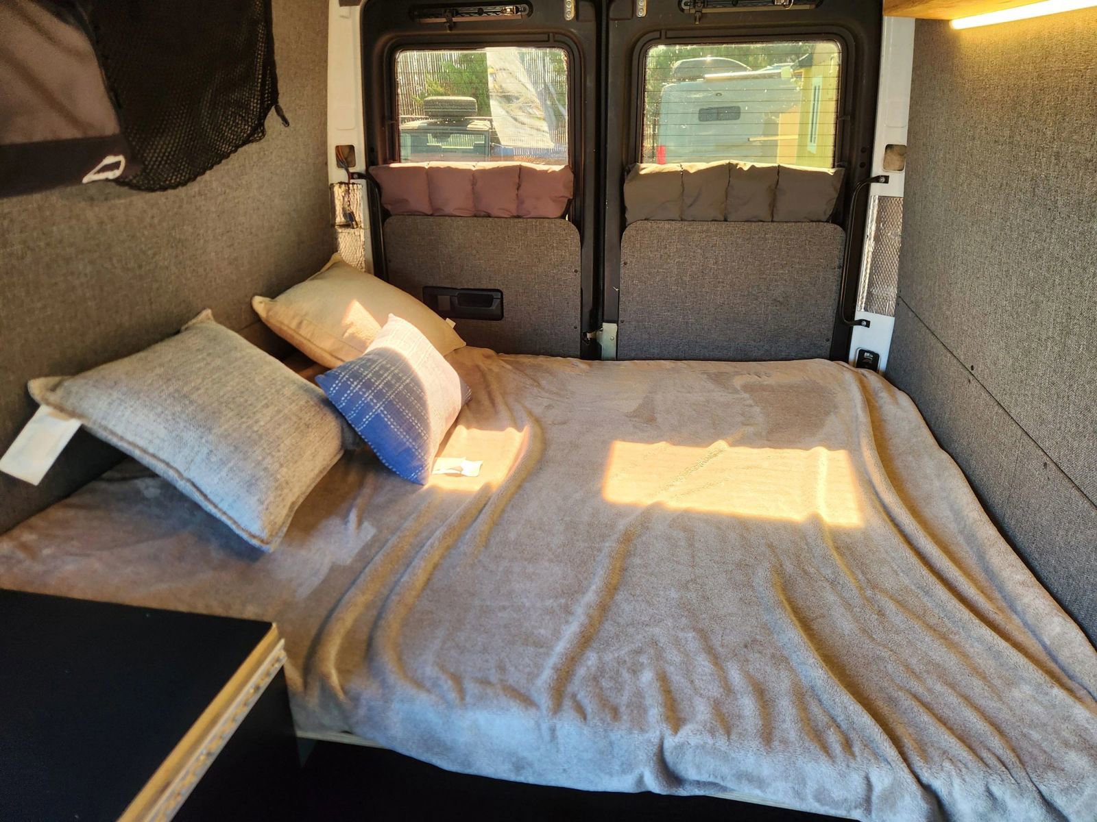 Used 2006 Dodge Sprinter 2500 w/ PWR Convenience Group image 28