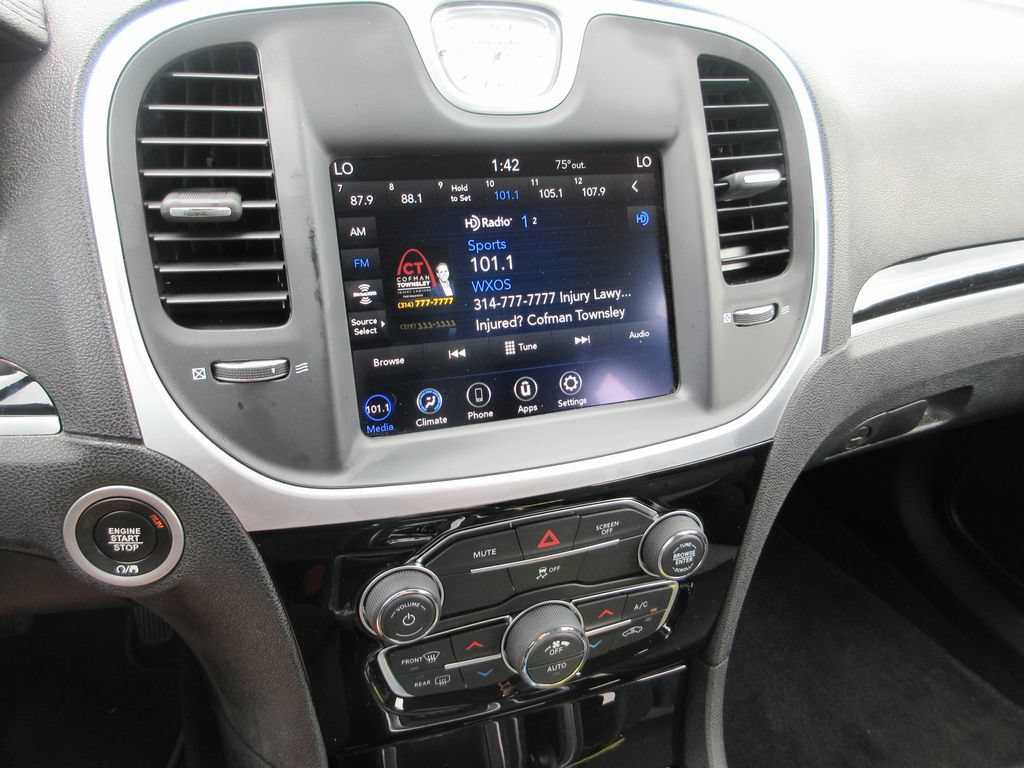 Used 2023 Chrysler 300 Touring w/ Sport Appearance Package RWD image 23