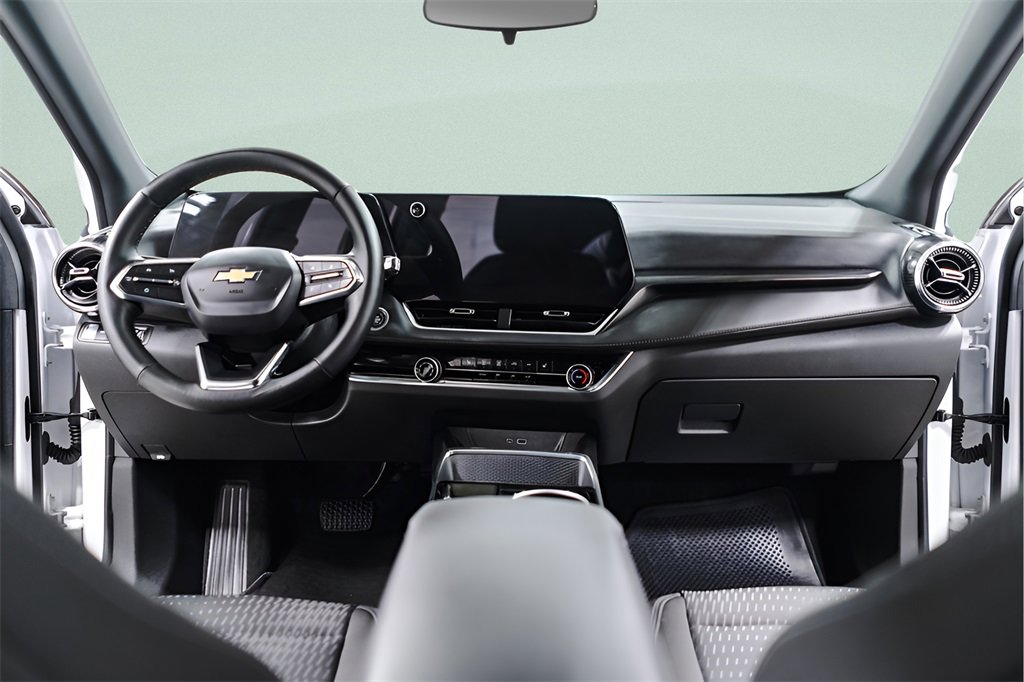 Used 2025 Chevrolet Equinox LT image 9