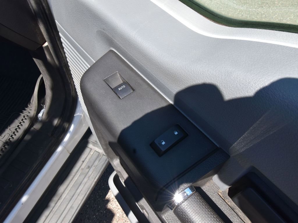 Used 2014 Ford F550 4x4 Regular Cab Super Duty image 67