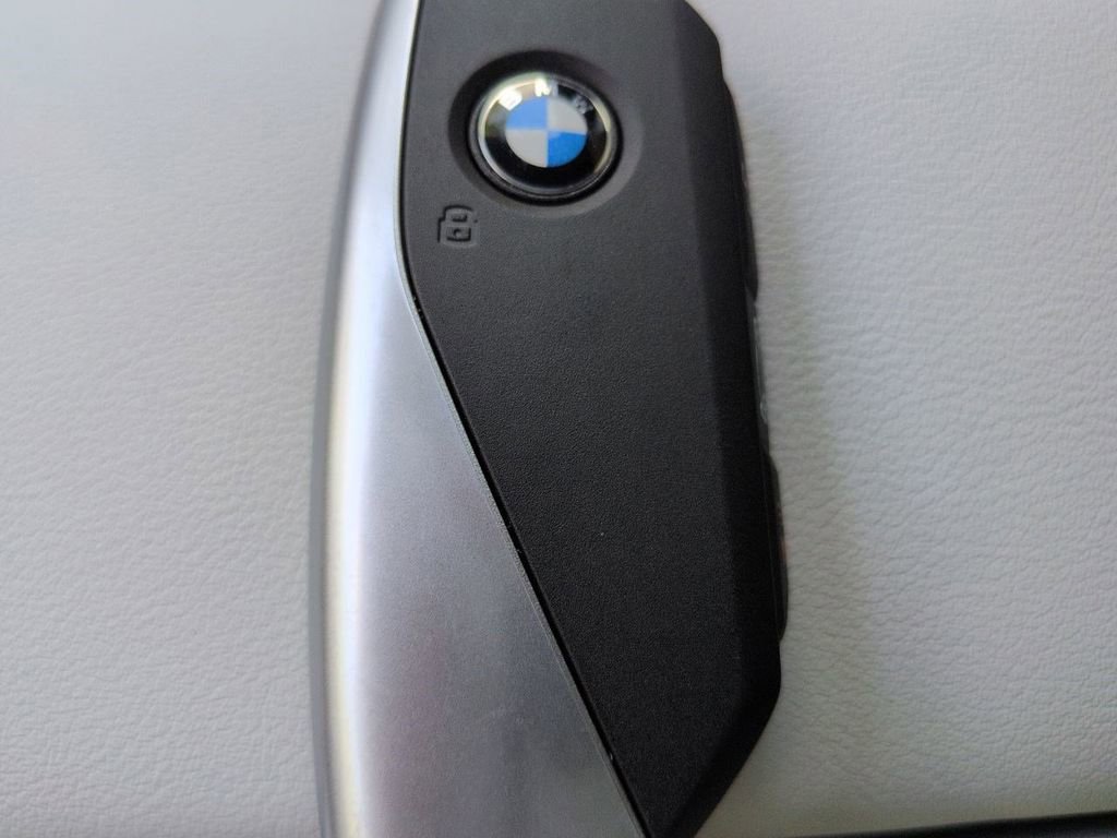 New 2026 BMW X5 xDrive40i w/ M Sport Package AWD/4WD image 30