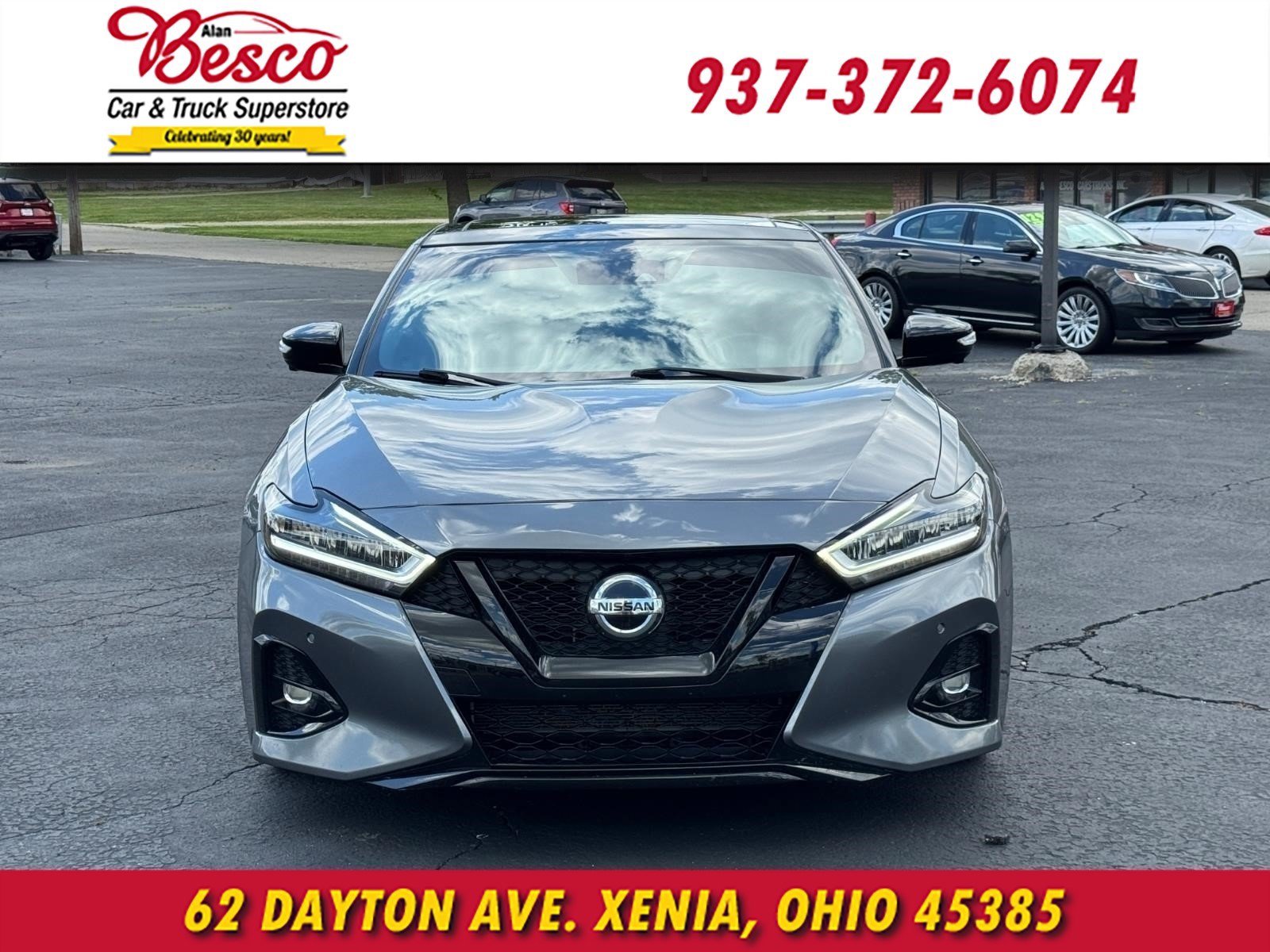 Used 2021 Nissan Maxima SR w/ Sport Mat Group FWD image 2