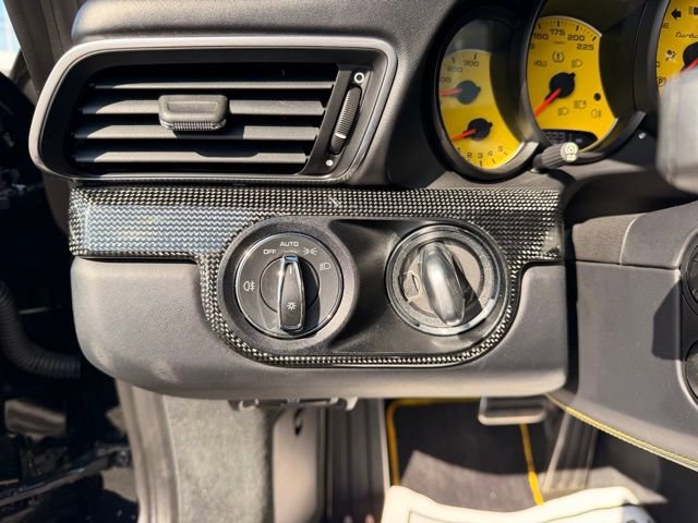 Used 2015 Porsche 911 Turbo S image 21