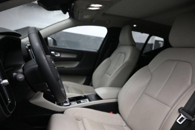Used 2023 Volvo XC40 B5 Ultimate w/ Climate Package AWD/4WD image 10