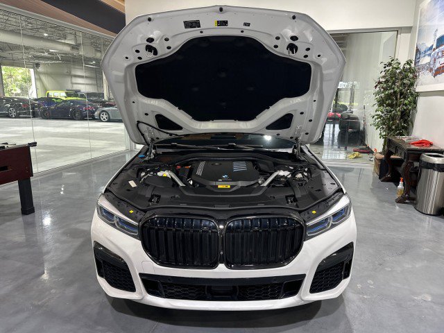 Used 2020 BMW 745e xDrive AWD/4WD image 25