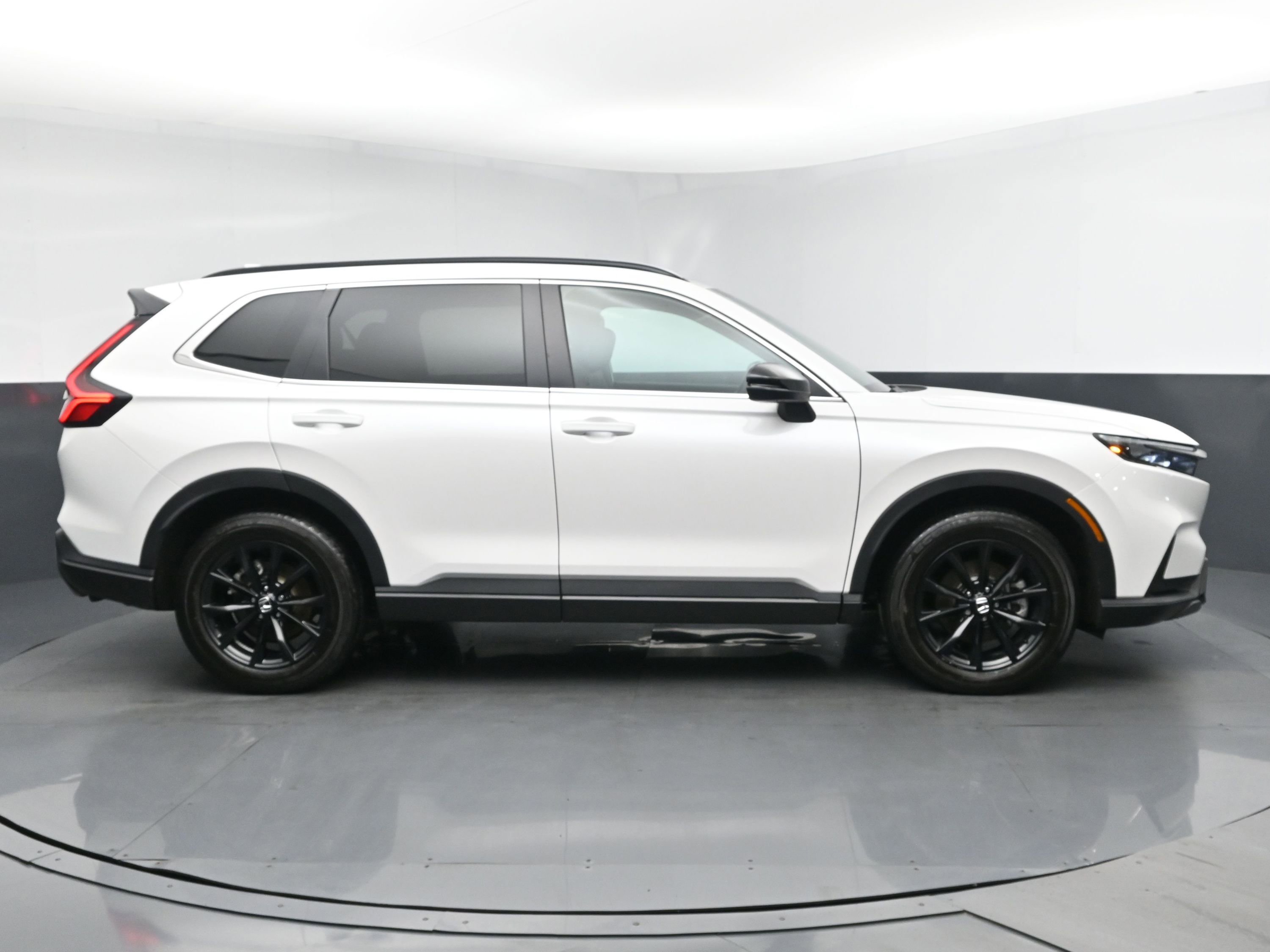 Used 2025 Honda CR-V Sport-L image 3