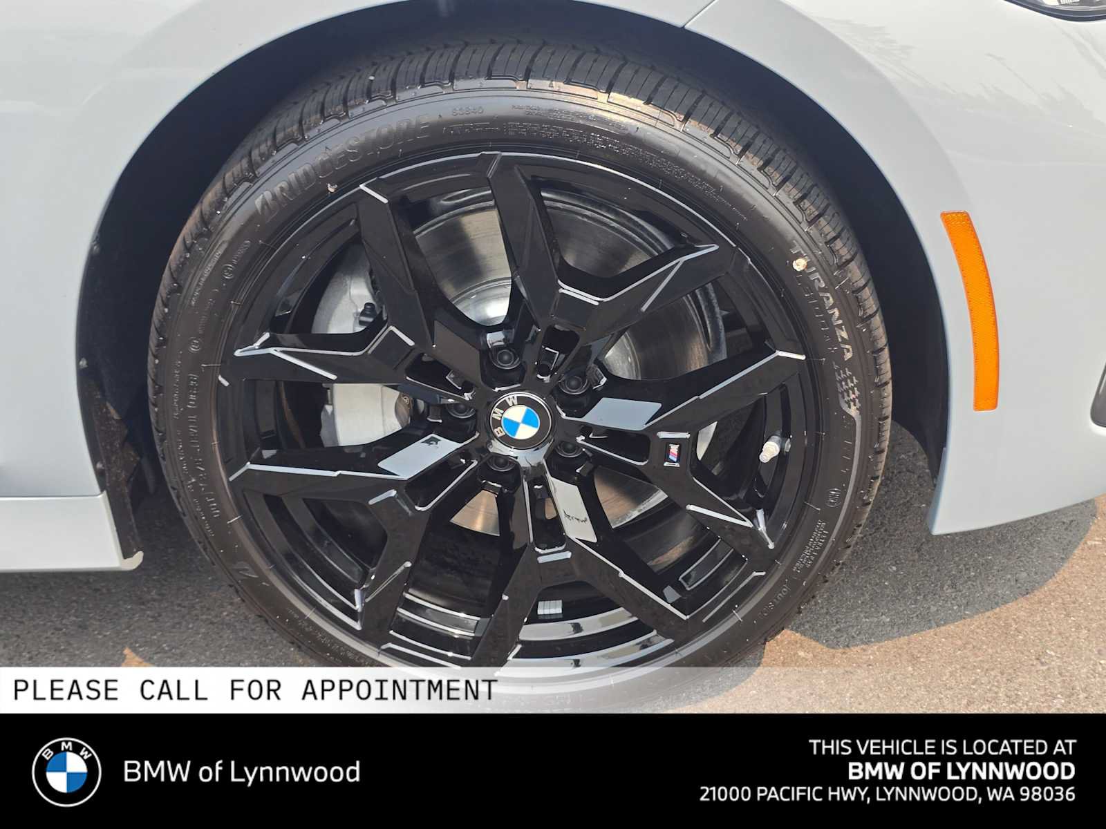 New 2026 BMW 330i xDrive Sedan w/ M Sport Package AWD/4WD image 9
