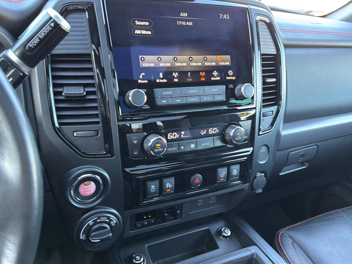 Used 2021 Nissan Titan PRO-4X w/ Pro-4x Convenience Package AWD/4WD image 17