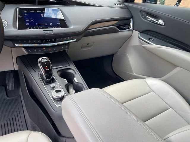 Used 2021 Cadillac XT4 Premium Luxury w/ Enhanced Visibility Package AWD/4WD image 19