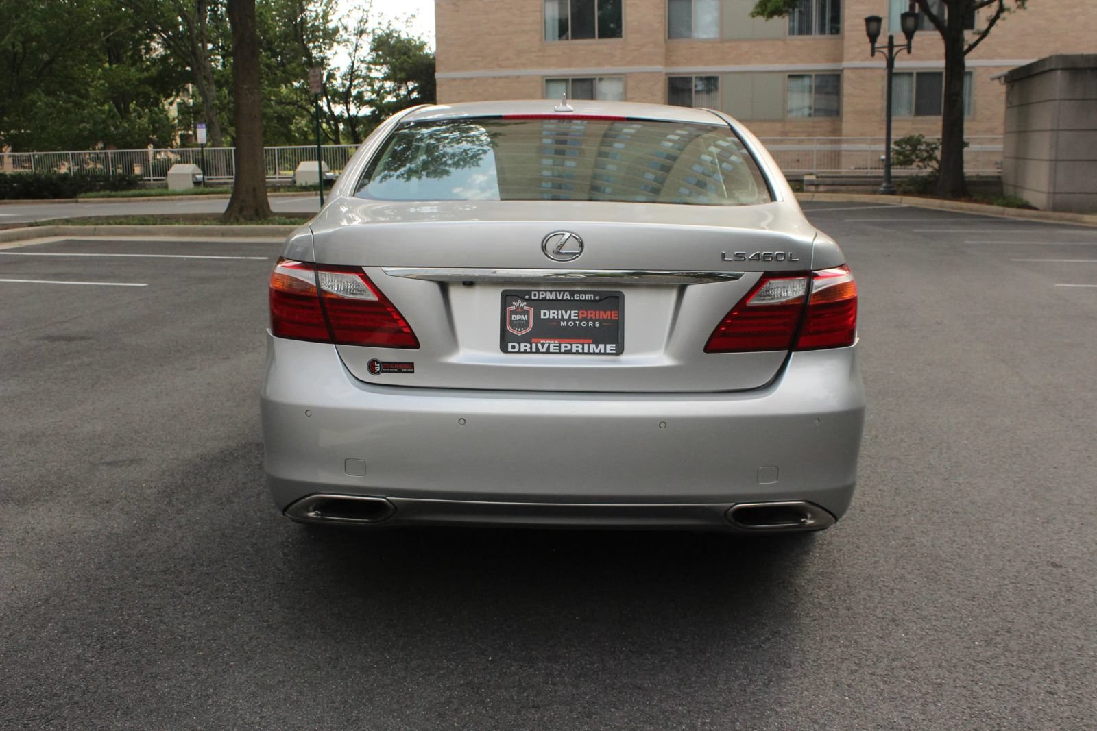Used 2011 Lexus LS 460 L w/ Luxury Pkg RWD image 8