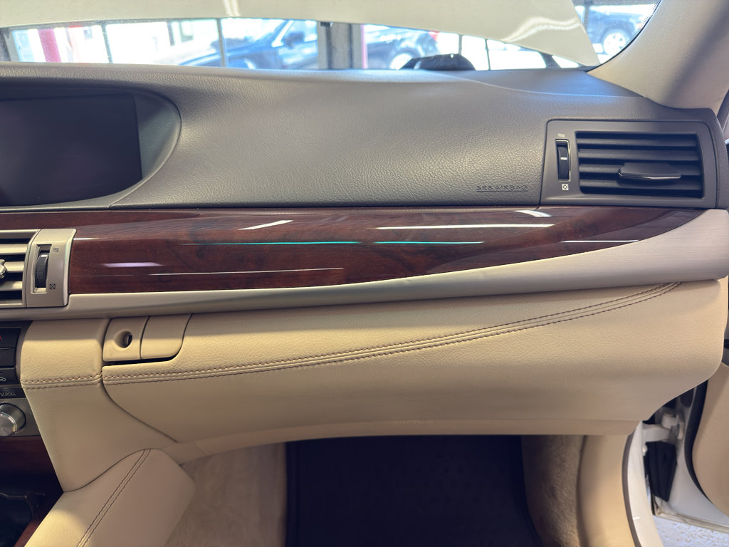Used 2015 Lexus LS 460 w/ Comfort Package image 22