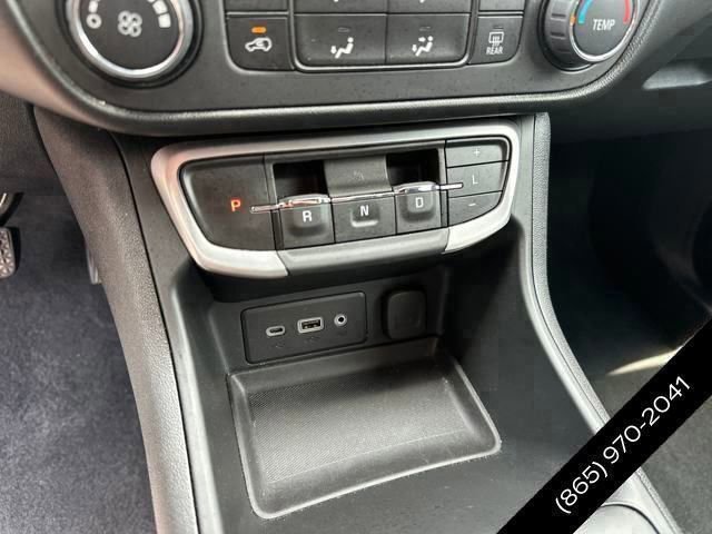 Used 2024 GMC Terrain SLE image 33