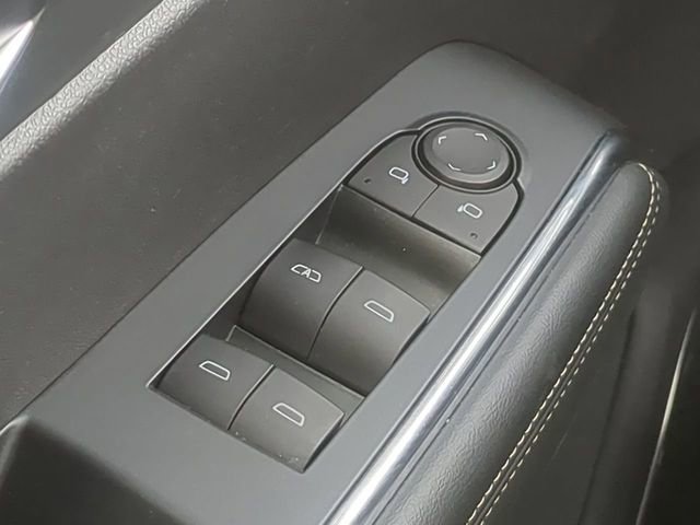 Used 2024 GMC Acadia Elevation image 31