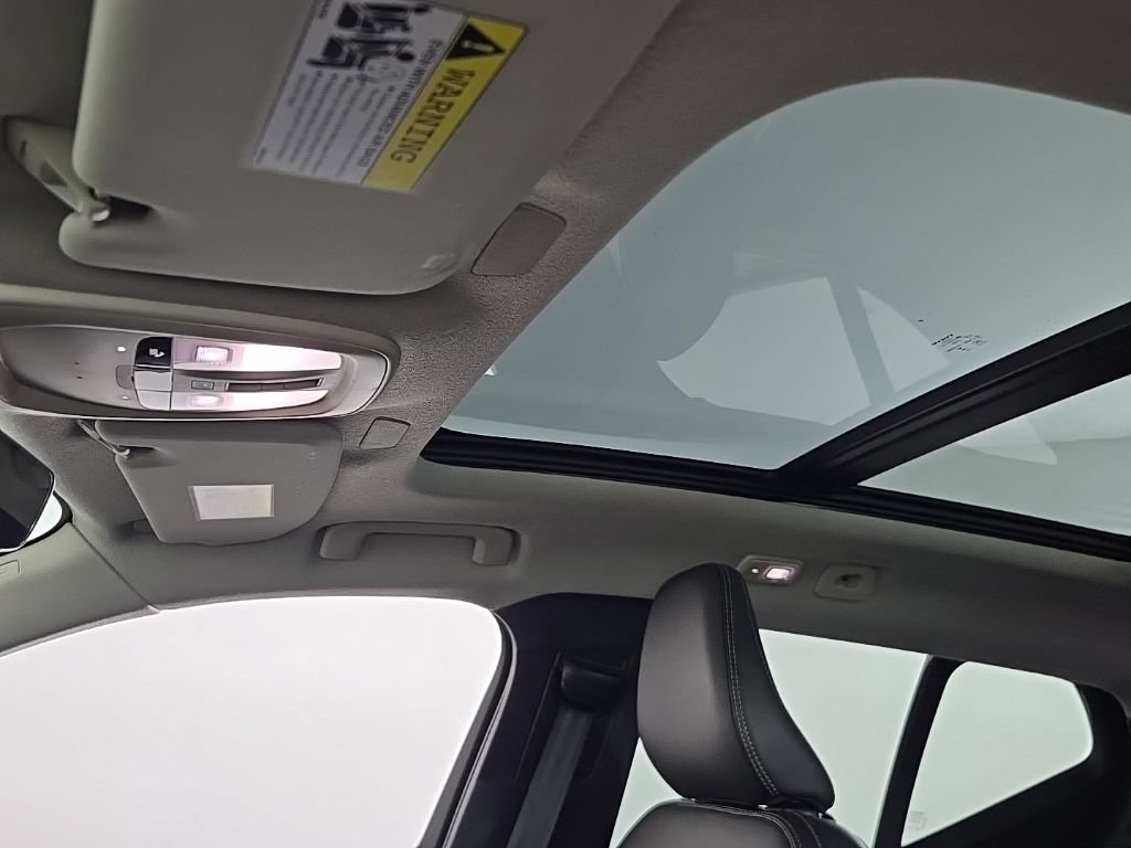 Certified 2024 Volvo XC40 B5 Core AWD/4WD image 23