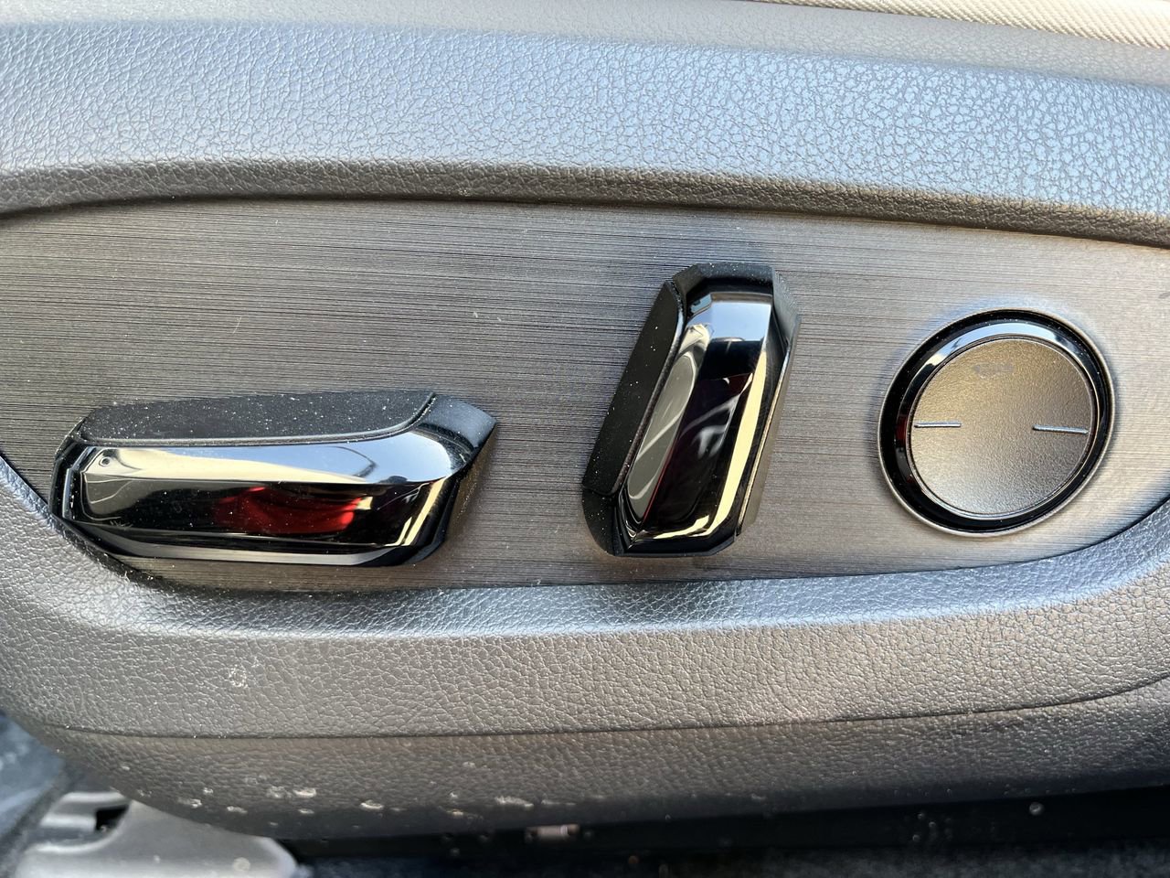 Used 2023 Lexus RX 350 w/ Accessory Package (2T) image 24