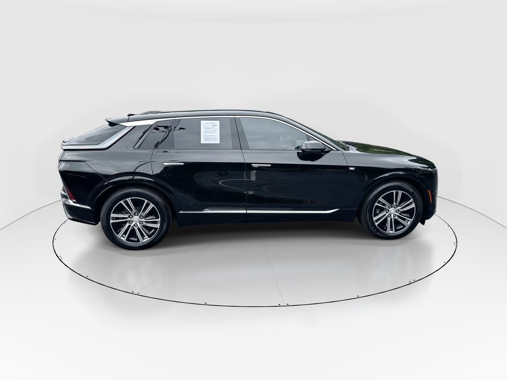 Used 2026 Cadillac Lyriq Luxury RWD image 9