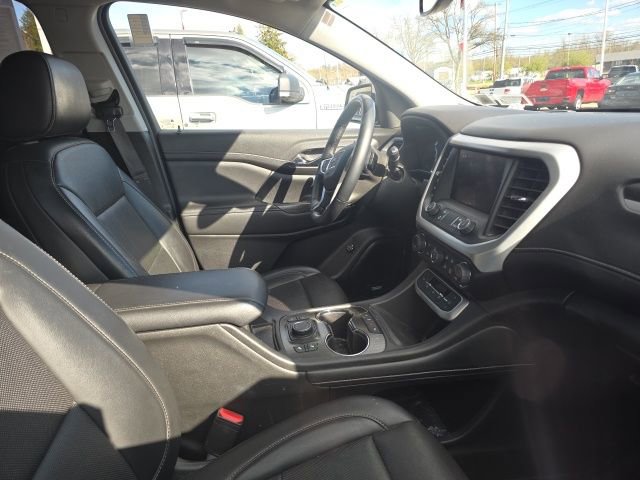 Used 2023 GMC Acadia SLT AWD/4WD image 3