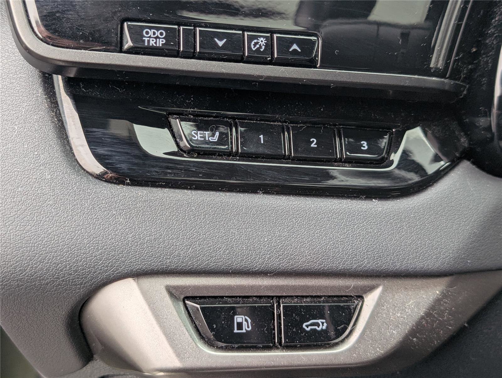 Certified 2023 Lexus RX 350h 350h Premium AWD w/ Accessory Package (K3) image 22