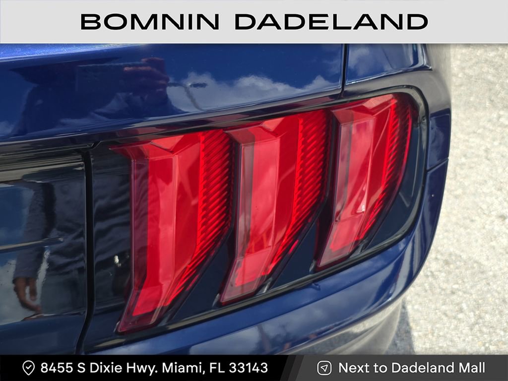 Used 2020 Ford Mustang Convertible image 5