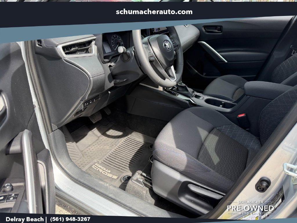 Used 2024 Toyota Corolla Cross AWD Hybrid w/ Moonroof Package image 11