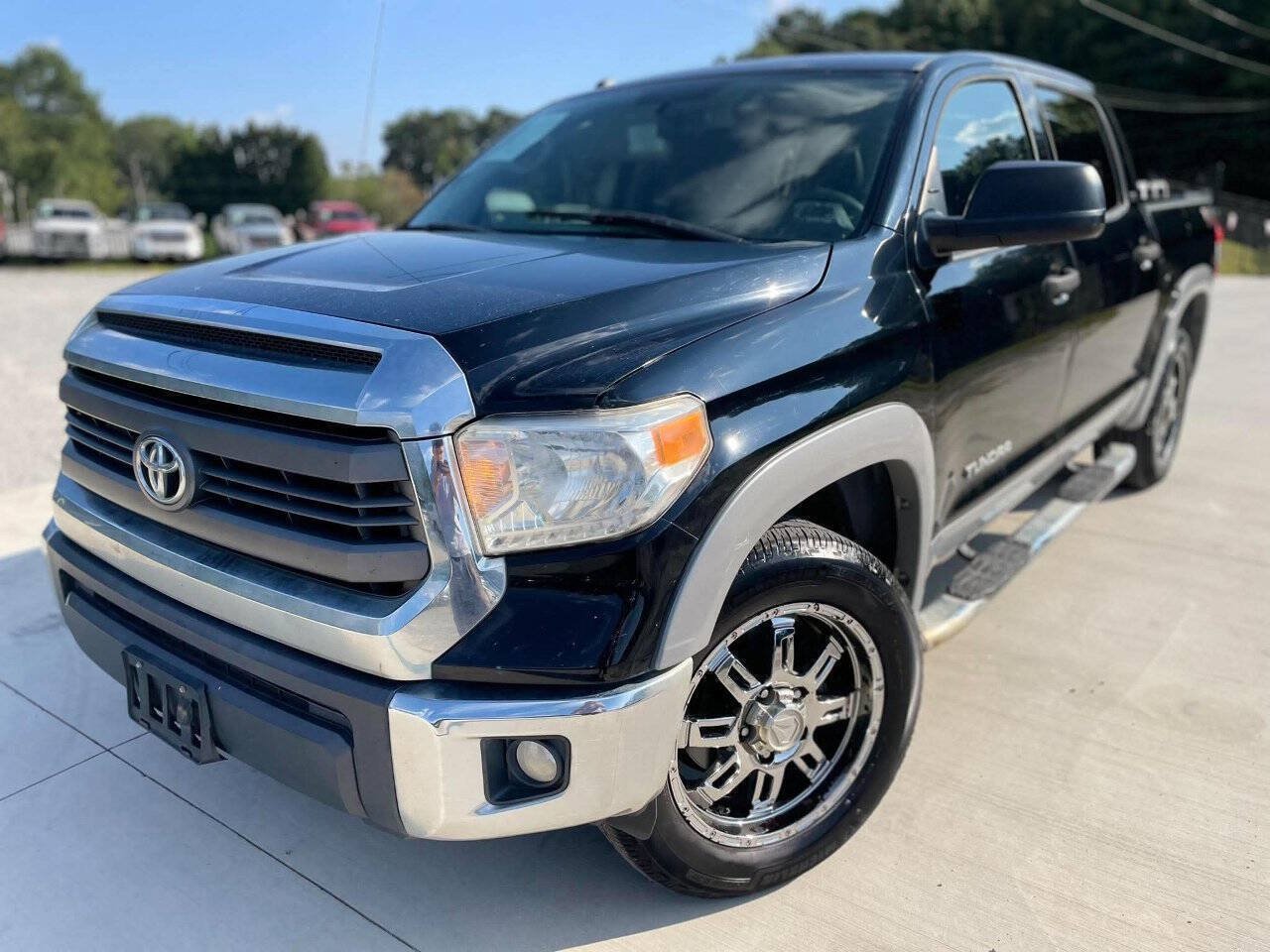 Used 2015 Toyota Tundra SR5 w/ SR5 Upgrade Package RWD image 3