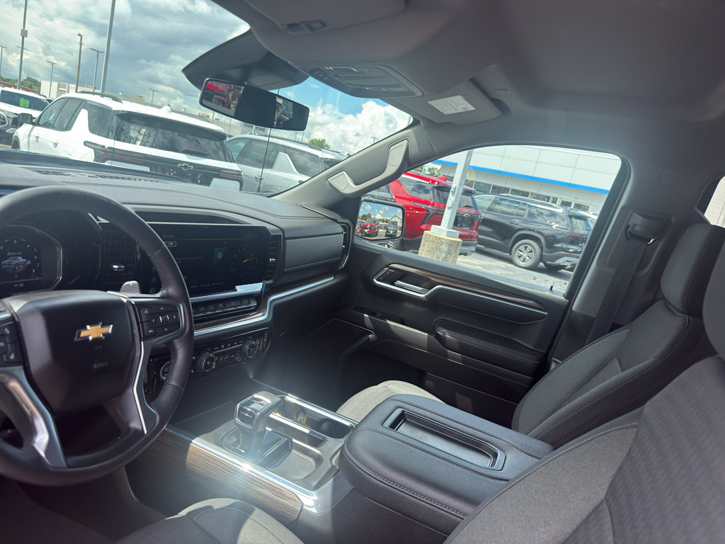 Certified 2022 Chevrolet Silverado 1500 LT w/ Z71 Off-Road Package AWD/4WD image 27
