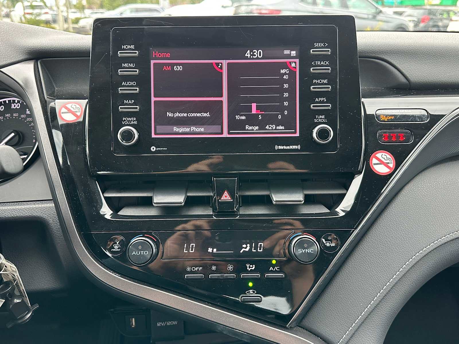 Used 2024 Toyota Camry SE image 25