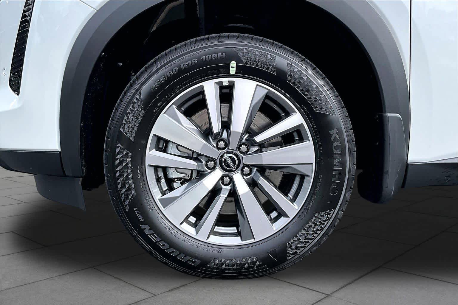 New 2026 Nissan Pathfinder SL FWD image 11