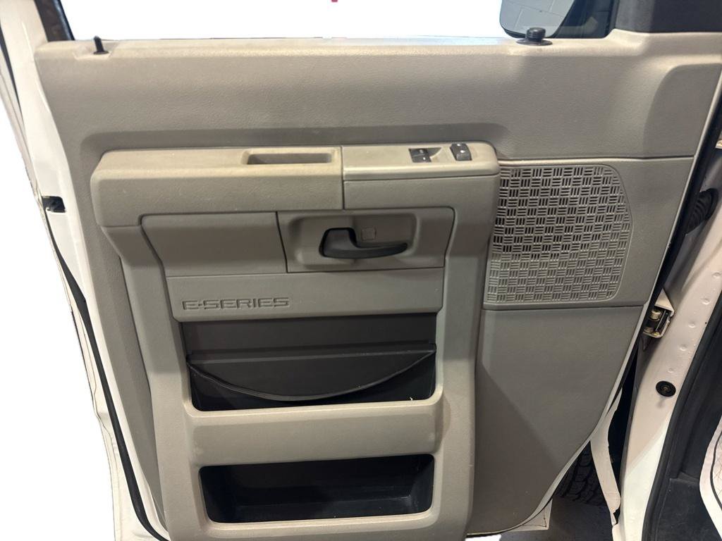Used 2014 Ford E-150 and Econoline 150 w/ Power Group RWD image 15