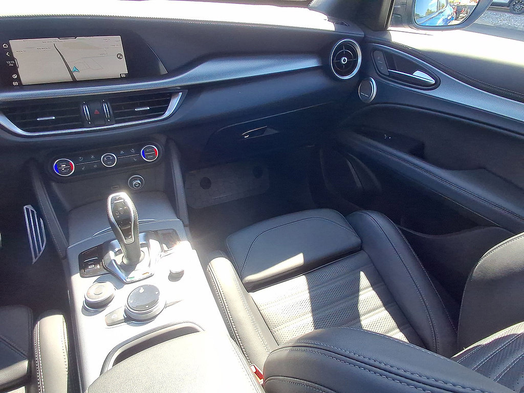 Used 2024 Alfa Romeo Stelvio Veloce AWD/4WD image 11