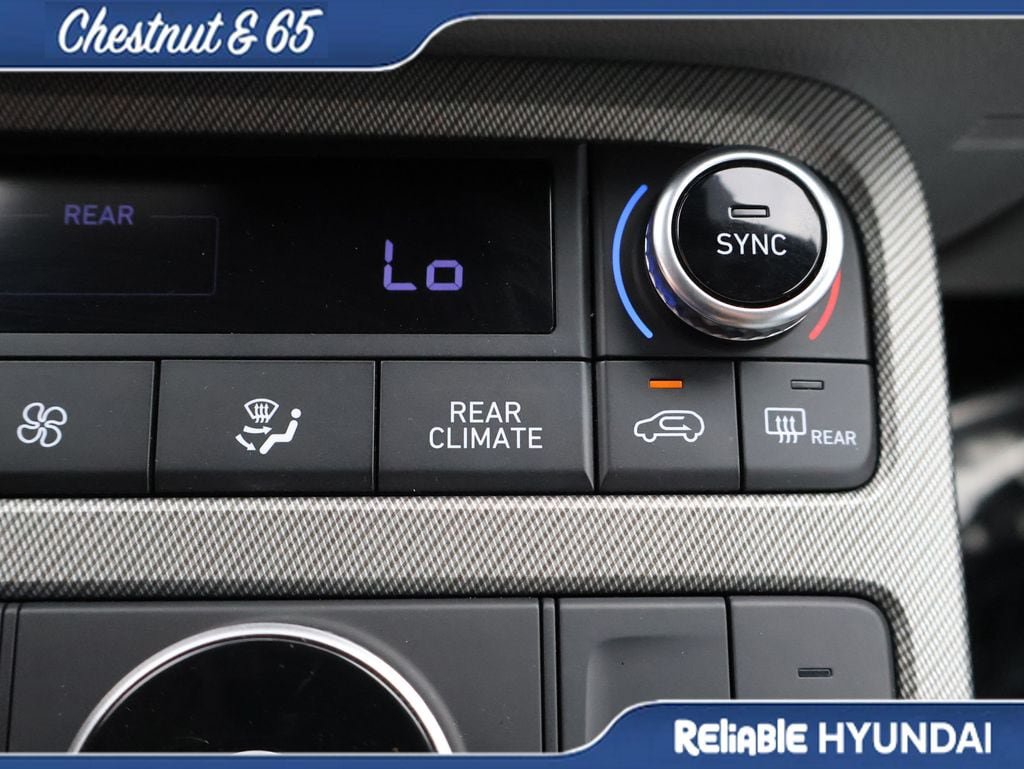 Certified 2025 Hyundai Palisade SEL FWD image 35