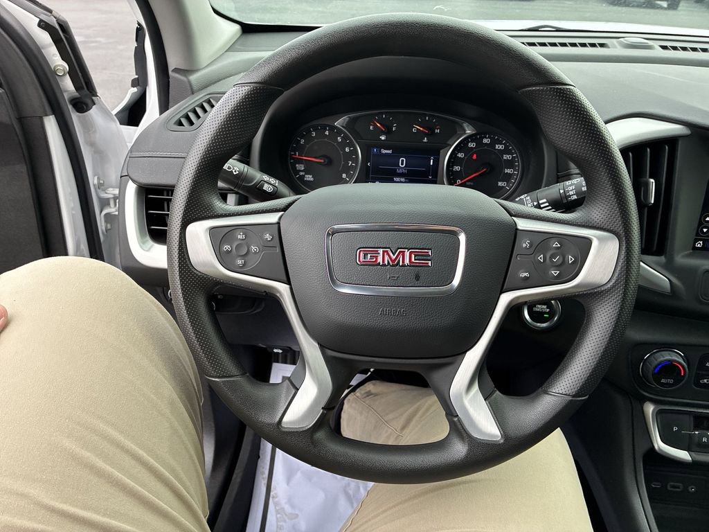 Used 2024 GMC Terrain SLE w/ Driver Convenience Package image 14
