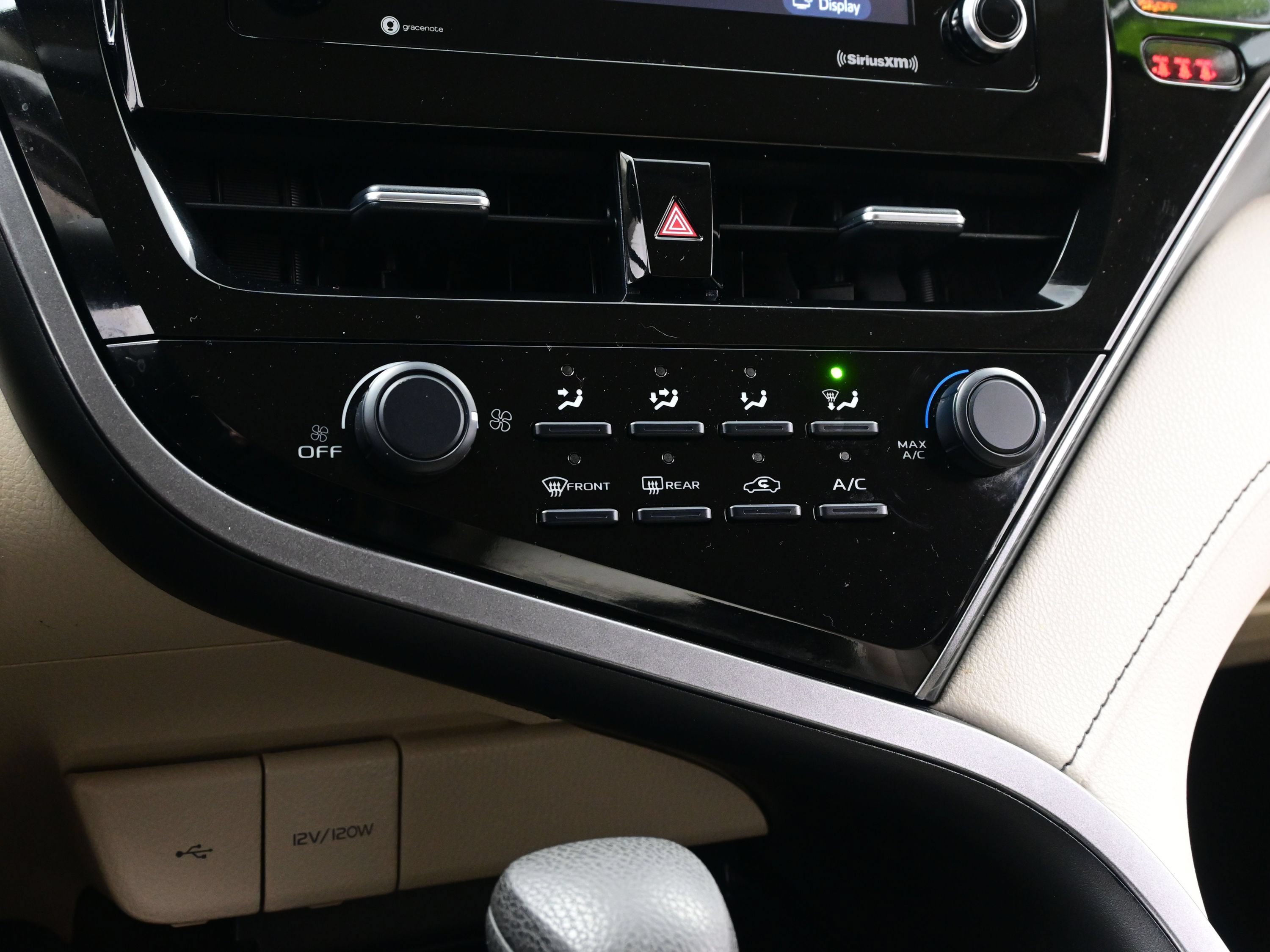 Used 2021 Toyota Camry LE FWD image 19