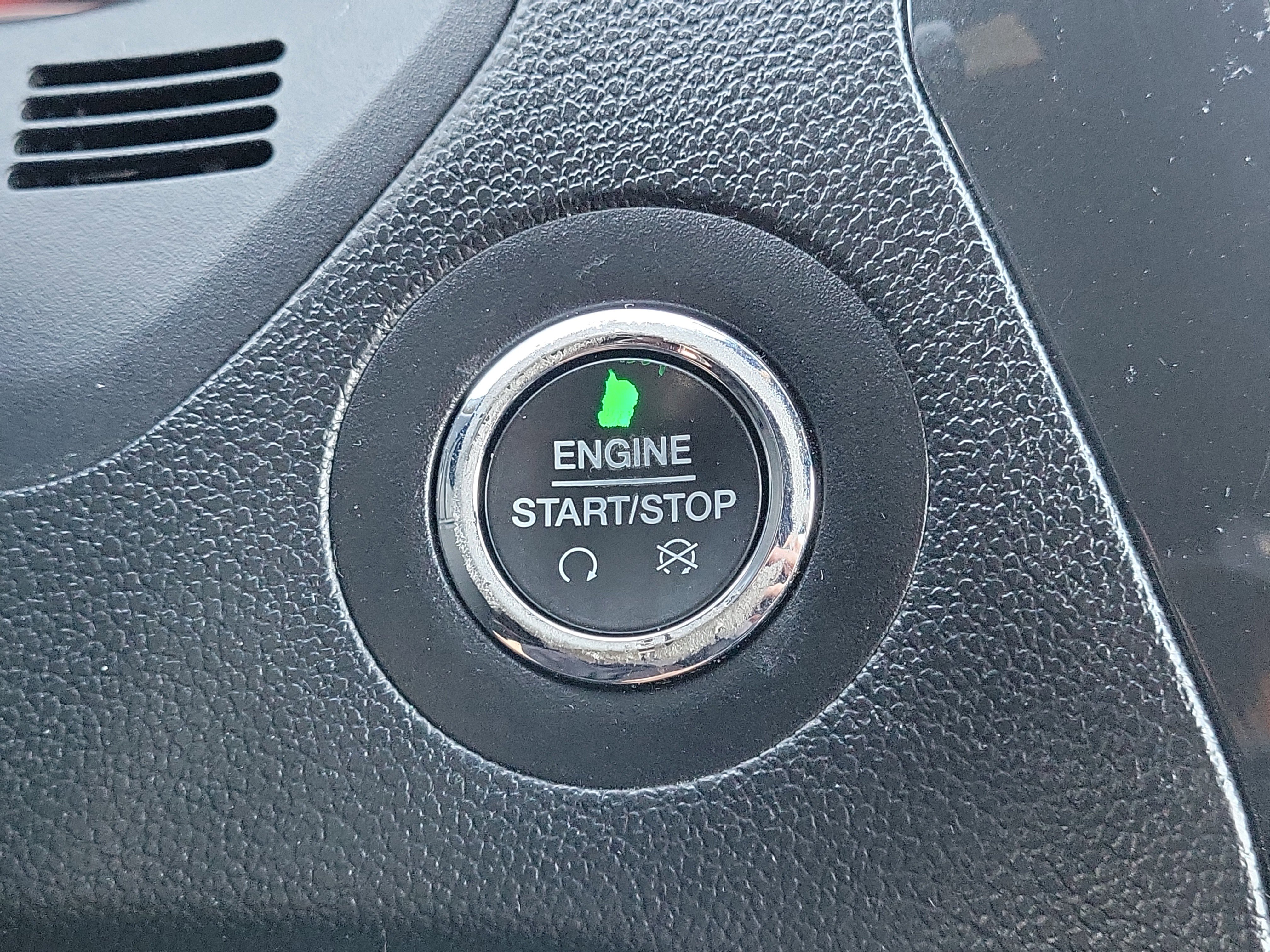 Used 2019 Ford Explorer XLT w/ Equipment Group 202A image 20