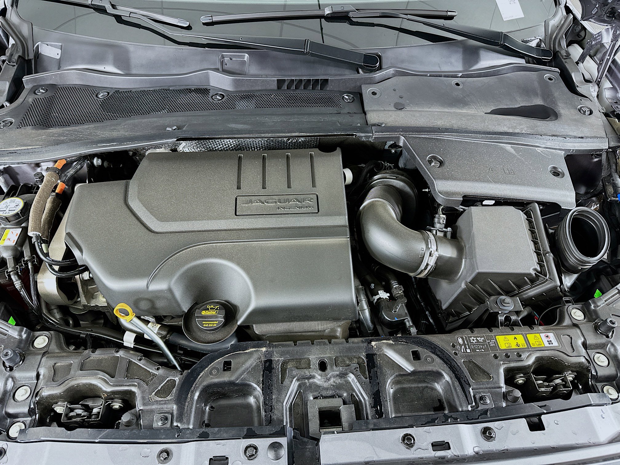 Used 2024 Jaguar E-PACE R-Dynamic SE image 33