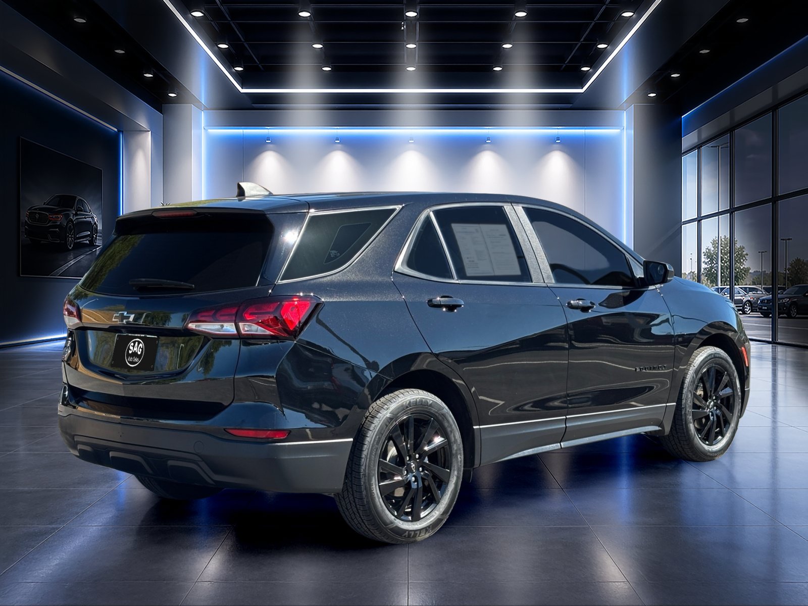 Used 2024 Chevrolet Equinox LS w/ Midnight Edition FWD image 4