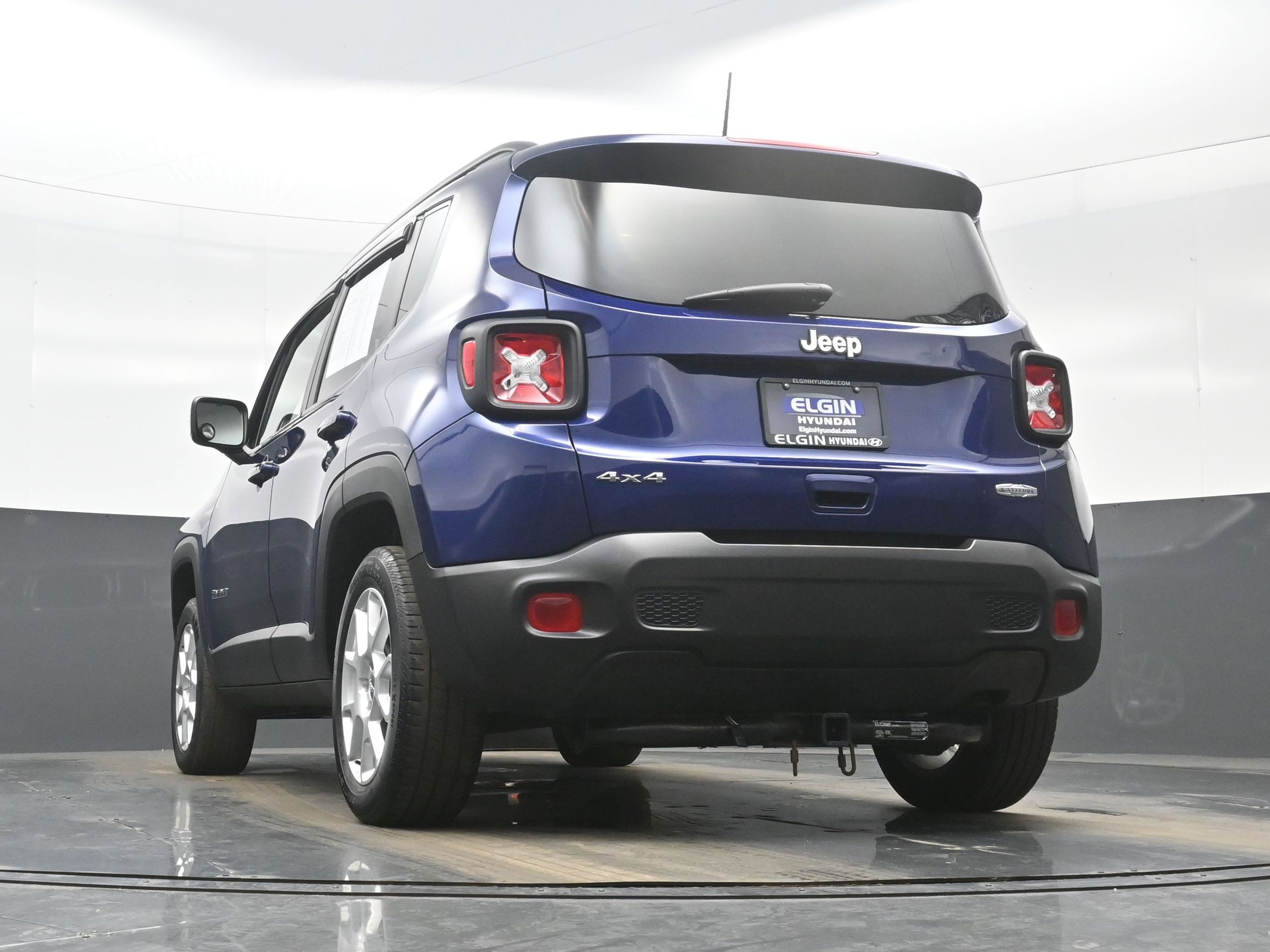 Used 2019 Jeep Renegade Latitude w/ Cold Weather Group image 30