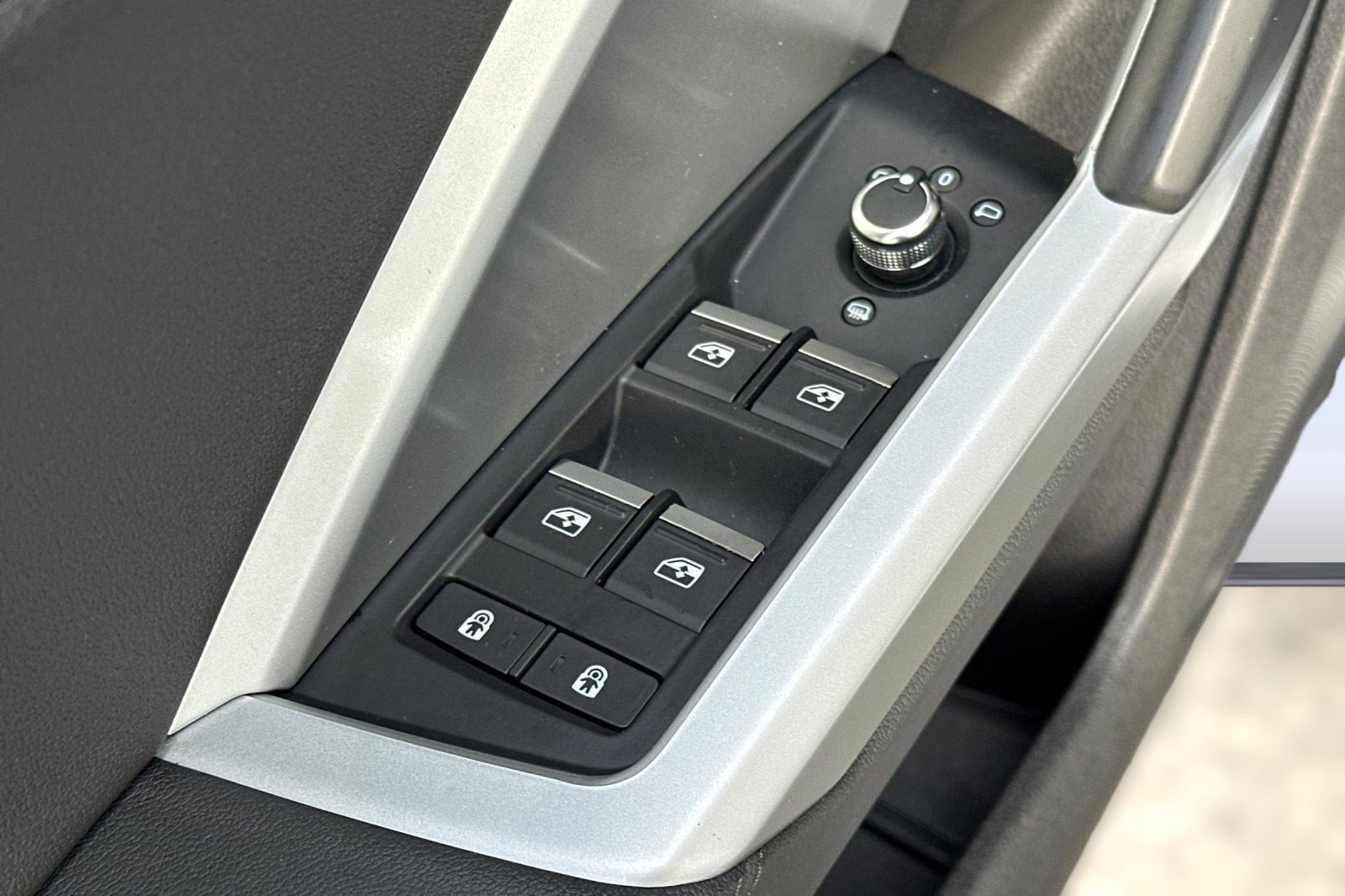 Used 2020 Audi Q3 2.0T Premium w/ Convenience Package image 13