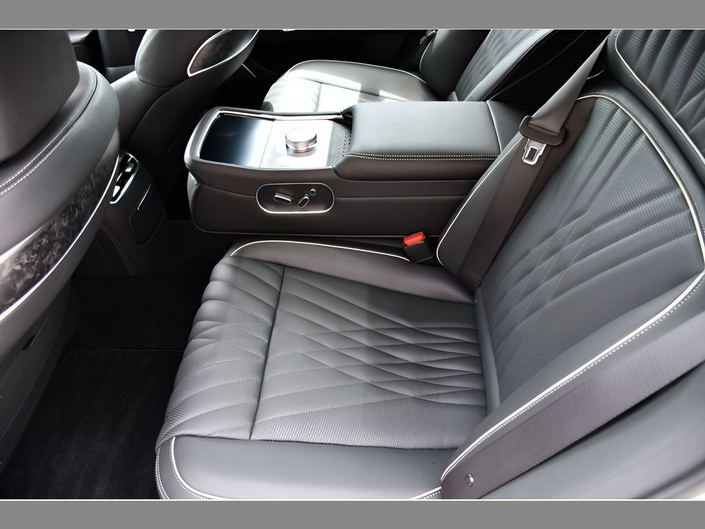 Used 2025 Genesis G90 3.5T AWD/4WD image 15