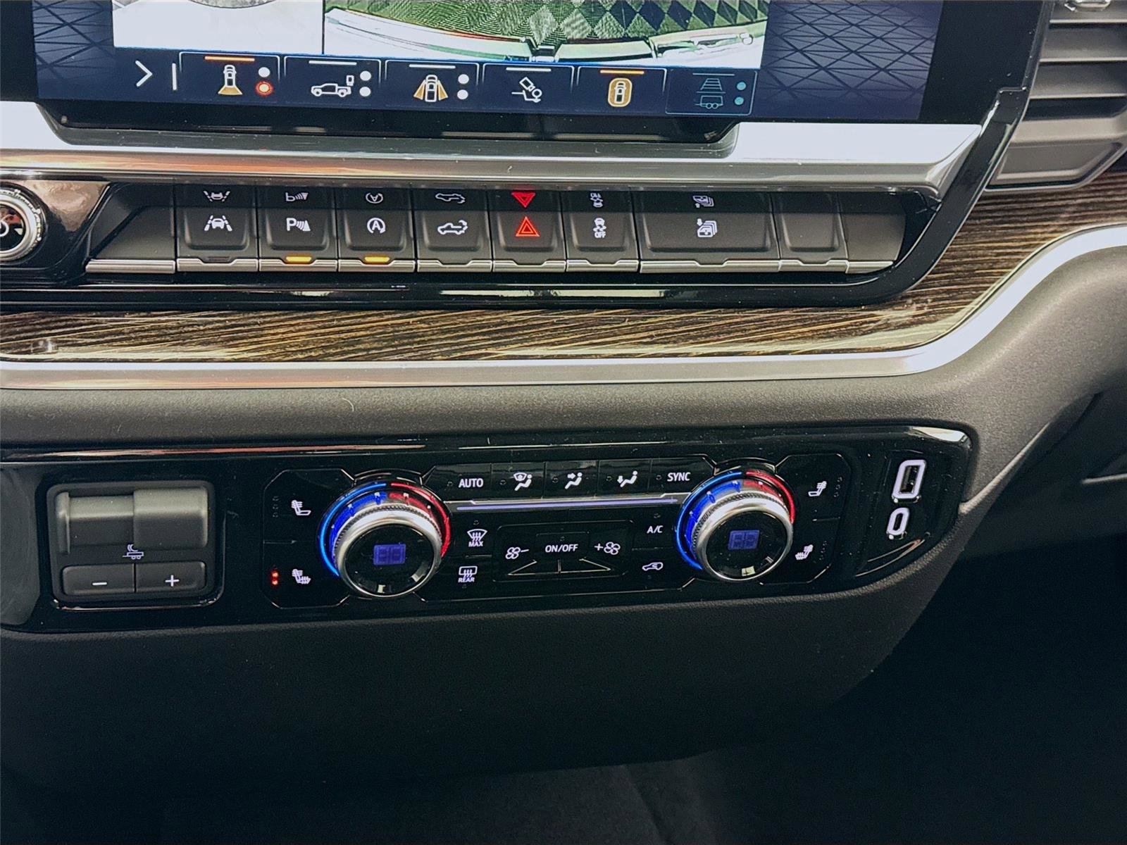 New 2026 GMC Sierra 1500 SLE w/ Preferred Package image 11