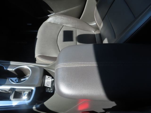 Used 2019 Chevrolet Equinox Premier FWD image 38