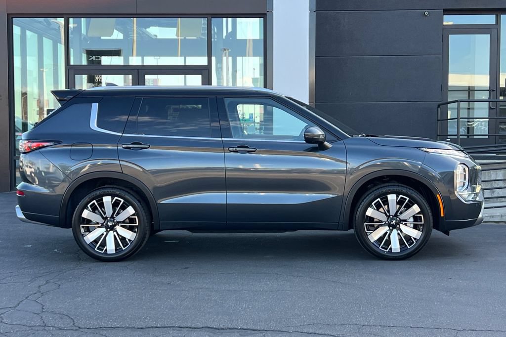 New 2026 Mitsubishi Outlander SEL FWD image 4