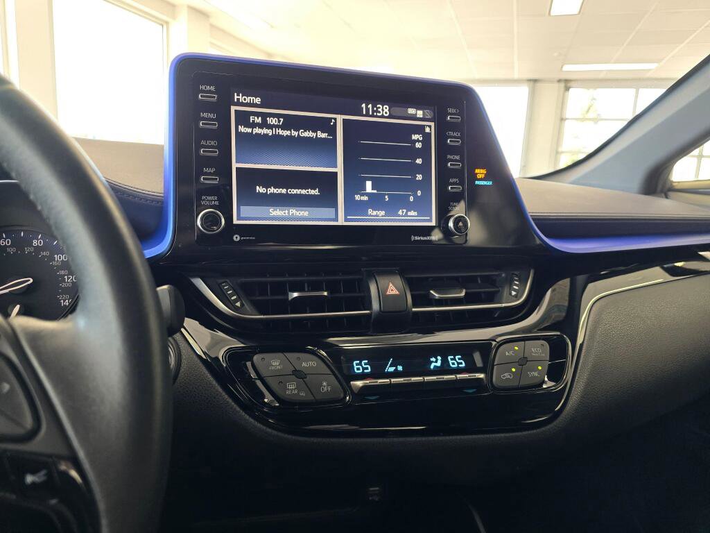 Used 2020 Toyota C-HR XLE image 28