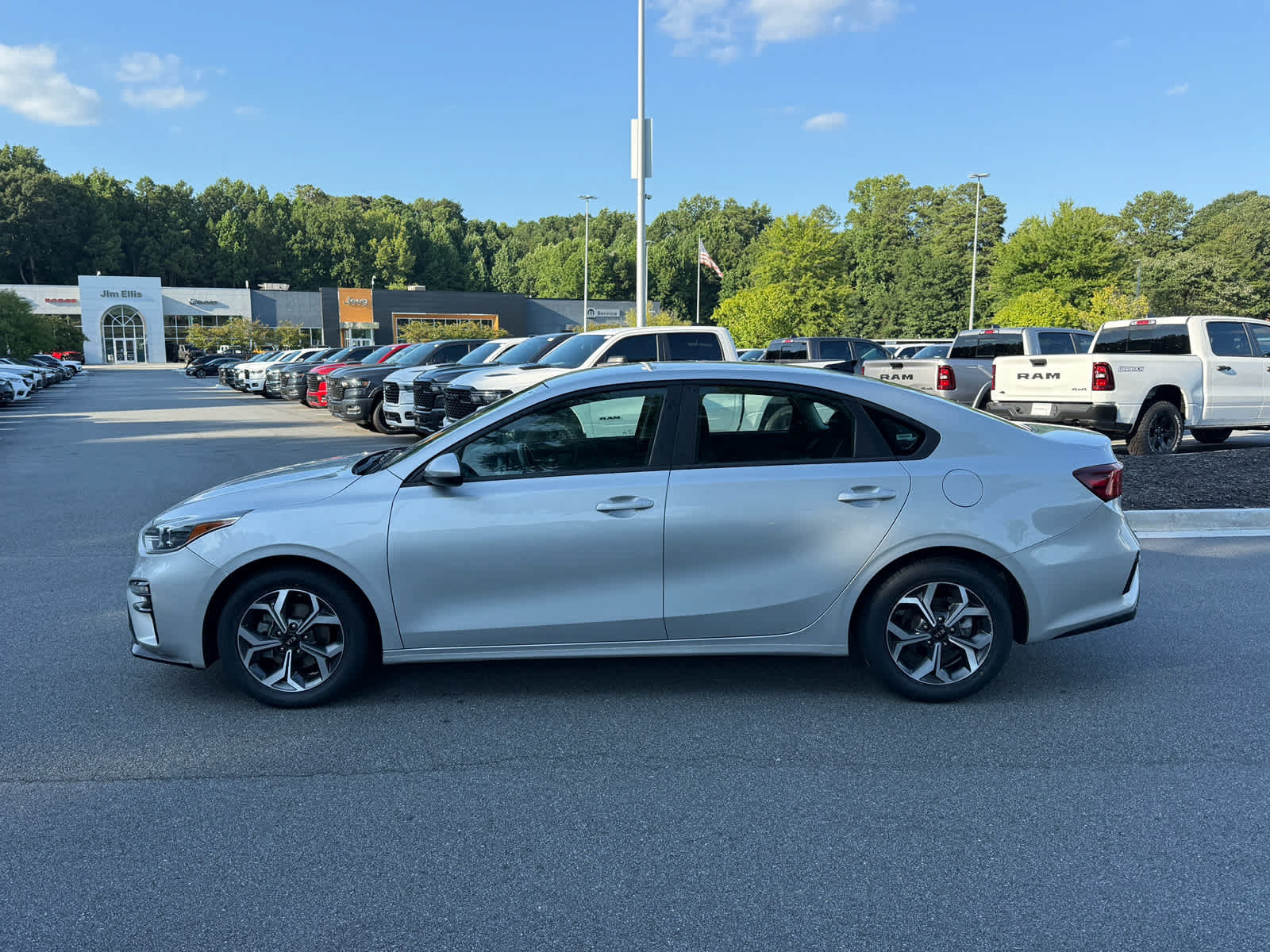 Used 2021 Kia Forte LXS FWD image 2