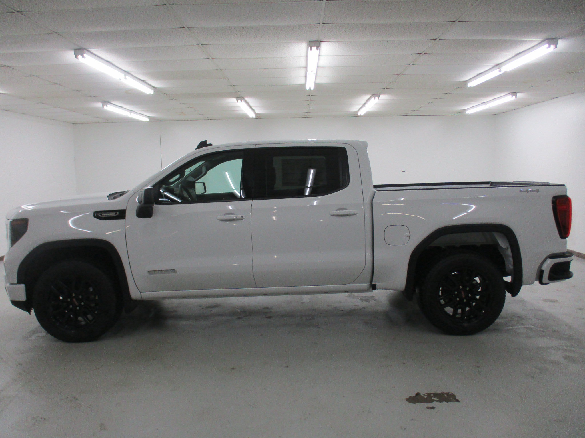 New 2026 GMC Sierra 1500 Elevation AWD/4WD image 5