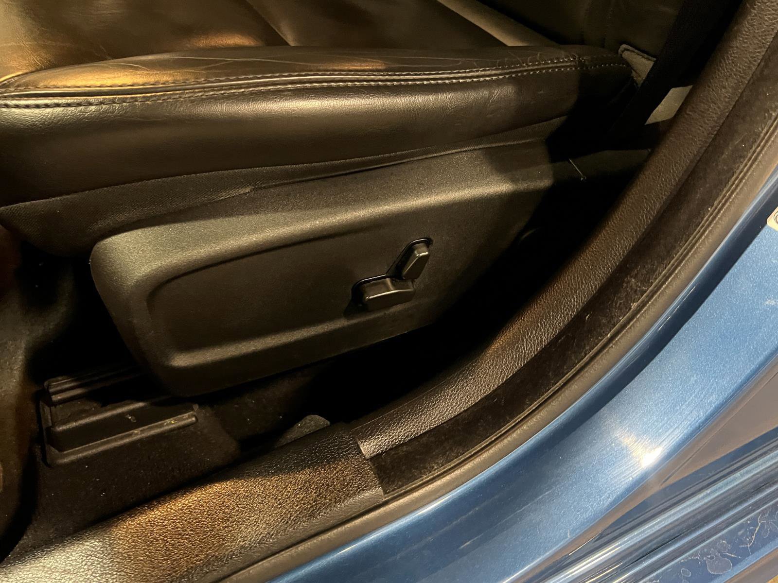 Used 2022 Chrysler 300 Touring L image 24